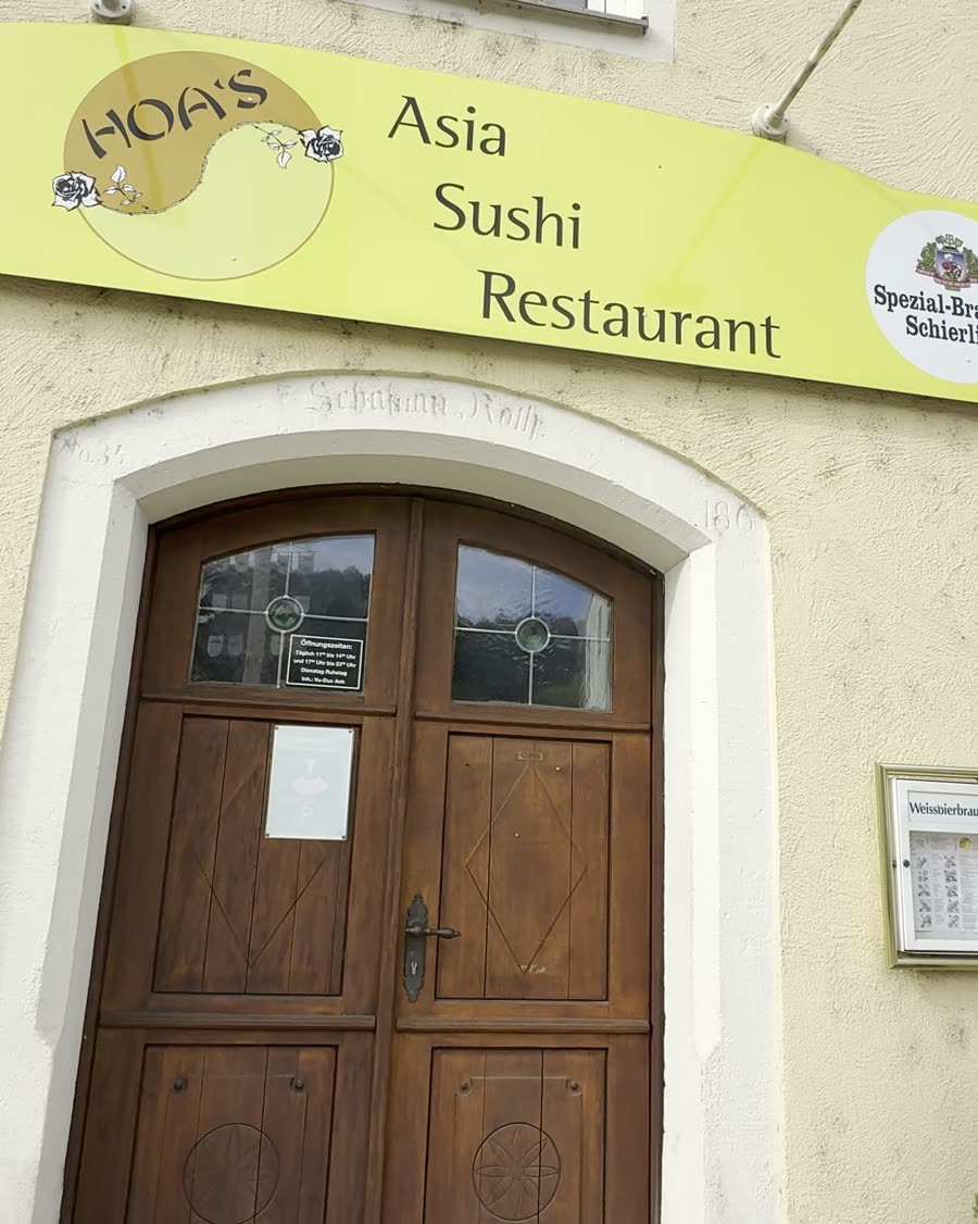 Eingang von Hoa's Asia Sushi Restaurant in der Hauptstraße 33