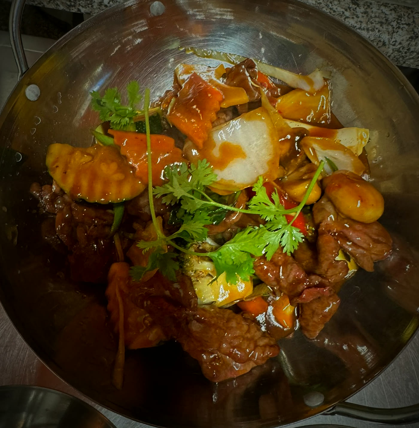 Rindfleisch mit frischem Gemüse aus dem Wok